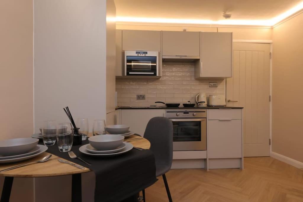 Riverside Serviced Apartments Лондон Екстер'єр фото