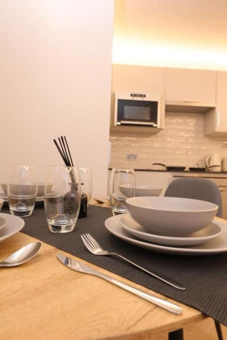 Riverside Serviced Apartments Лондон Екстер'єр фото